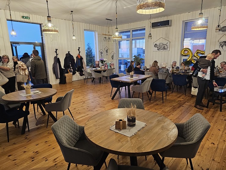 Izbaudām restorāna « Toila Mereresto » viesmīlību Ziemeļigaunijas Toilas pludmalē. Sadarbībā ar «Active Travel» un Idaviru Izbaudām restorāna « Toila Mereresto » viesmīlību Ziemeļigaunijas Toilas pludmalē. Sadarbībā ar «Active Travel» un Idaviru 378526