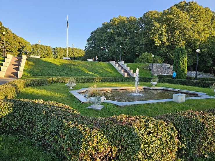 Piedzīvojam ļoti interesantu virtuālo tūri «Oru pils» Igaunijas Toilas Oru parkā. Sadarbībā ar «Active Travel» un Idaviru Piedzīvojam ļoti interesantu virtuālo tūri «Oru pils» Igaunijas Toilas Oru parkā. Sadarbībā ar «Active Travel» un Idaviru 378575