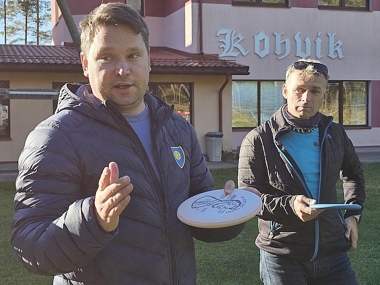 Apmeklējam Alutaguses Veselības sporta centru un iepazīstam meža velobraukšanu un disku golfu. Sadarbībā «Active Travel» un Idaviru Apmeklējam Alutaguses Veselības sporta centru un iepazīstam meža velobraukšanu un disku golfu. Sadarbībā «Active Travel» un Idaviru 378611