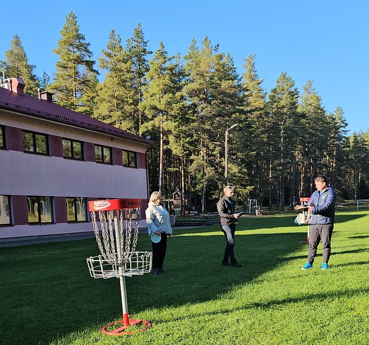 Apmeklējam Alutaguses Veselības sporta centru un iepazīstam meža velobraukšanu un disku golfu. Sadarbībā «Active Travel» un Idaviru Apmeklējam Alutaguses Veselības sporta centru un iepazīstam meža velobraukšanu un disku golfu. Sadarbībā «Active Travel» un Idaviru 378612
