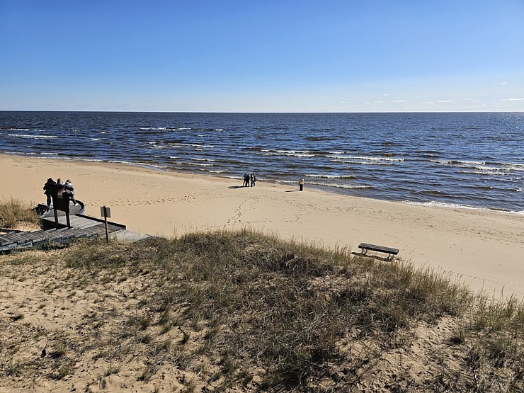 Neticams skats, kad ezeram neredz krastu - Kauksi pludmales ēka pie Peipusa ezera. Sadarbībā «Active Travel» un Idaviru Neticams skats, kad ezeram neredz krastu - Kauksi pludmales ēka pie Peipusa ezera. Sadarbībā «Active Travel» un Idaviru 378657