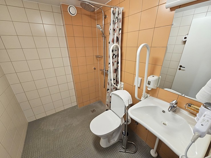 Apmeklējam Mētaguses muižas kompleksu, restorānu «Rosen» un spa viesnīcu «Von Roden spa». Sadarbībā «Active Travel» un Idaviru Apmeklējam Mētaguses muižas kompleksu, restorānu «Rosen» un spa viesnīcu «Von Roden spa». Sadarbībā «Active Travel» un Idaviru 378717