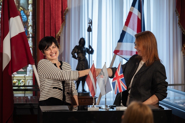 Parakstīts sadarbības memorands starp Liepāja 2027, Lielbritānijas vēstniecību Latvijā un British Council Parakstīts sadarbības memorands starp Liepāja 2027, Lielbritānijas vēstniecību Latvijā un British Council 378874