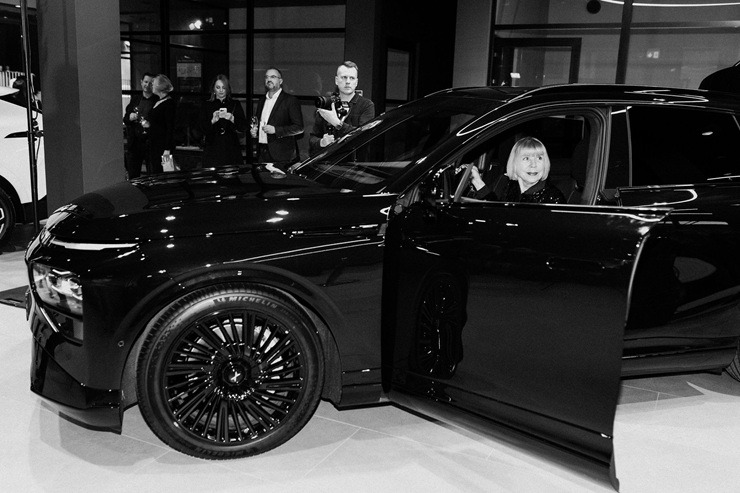 Svinīgā pasākumā atklāj jauno «XPENG Center Riga» autosalonu 378938