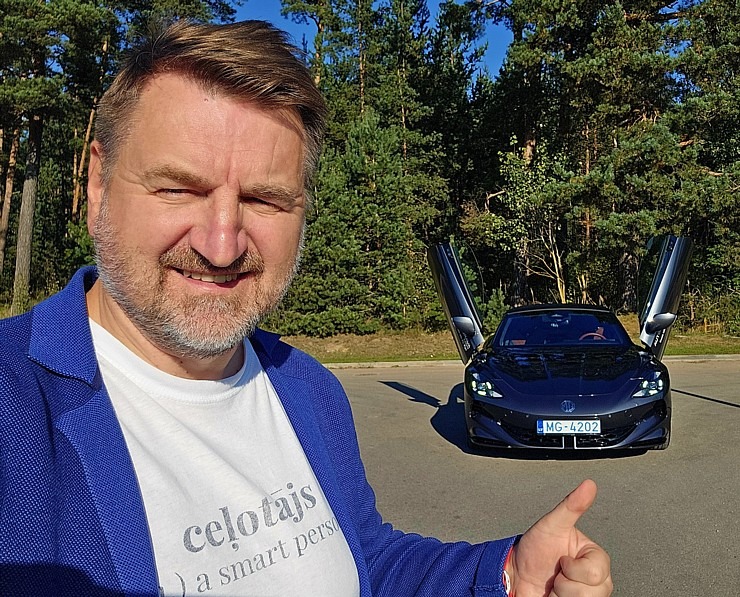 Ar jauno «MG Cyberster» viss ir citādi - braukšanas prieks un burvīgas emocijas. Sadarbībā ar auto centru AutoBrava 379221