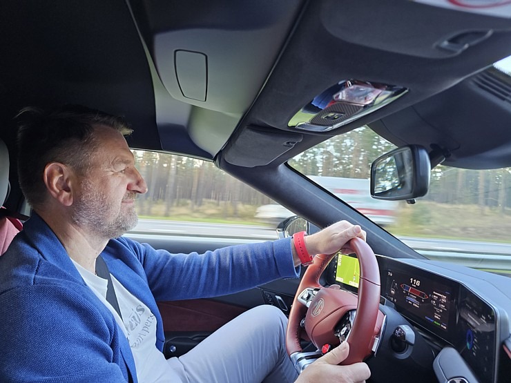 Ar jauno «MG Cyberster» viss ir citādi - braukšanas prieks un burvīgas emocijas. Sadarbībā ar auto centru AutoBrava 379256