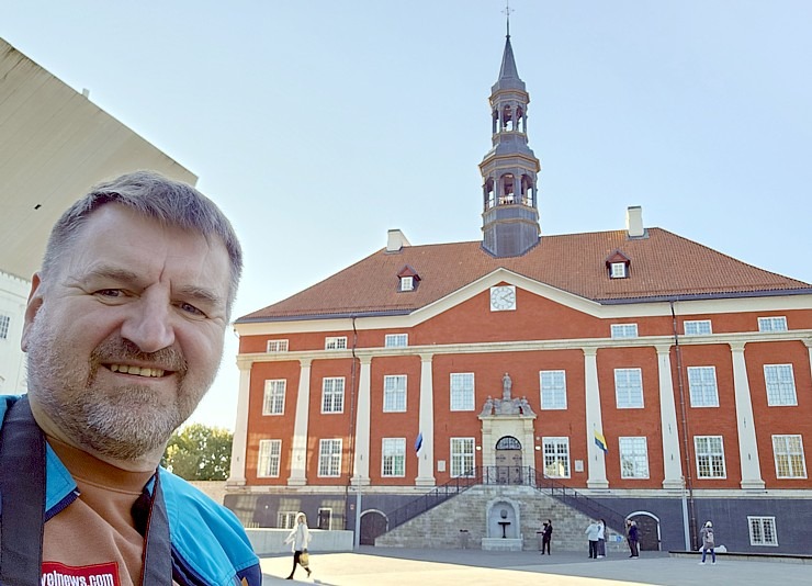 Iepazīstam Narvas Rātsnamu un pilsētu, kurā krievu valoda skan biežāk nekā igauņu. Sadarbībā ar «Active Travel» un Idaviru Iepazīstam Narvas Rātsnamu un pilsētu, kurā krievu valoda skan biežāk nekā igauņu. Sadarbībā ar «Active Travel» un Idaviru 379292
