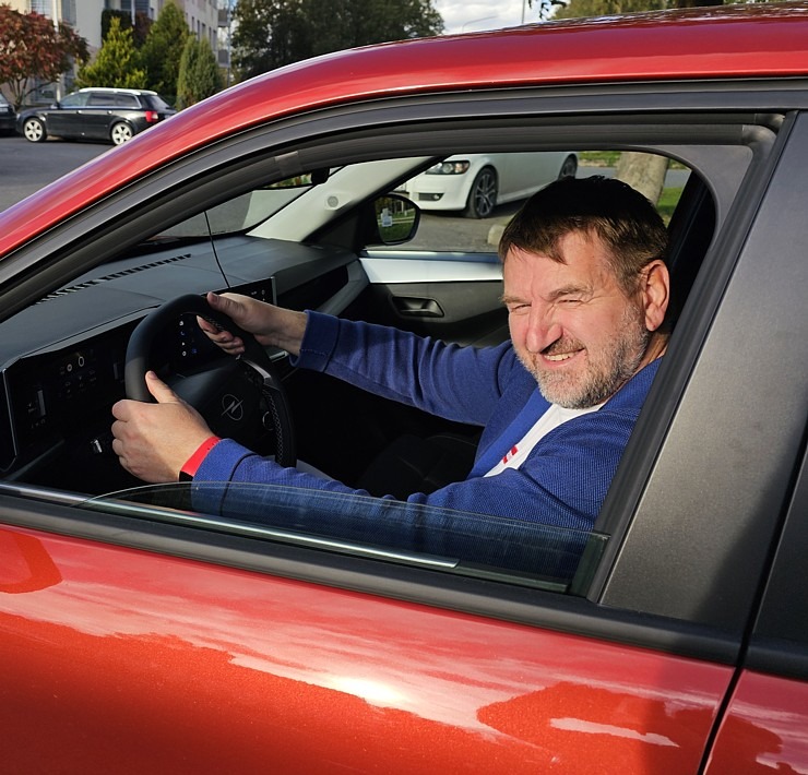 Sadarbībā ar auto nomu «SIXT Latvija» (Opel Frontera 27 eiro dienā) apceļojam Mālpils muižu 379481
