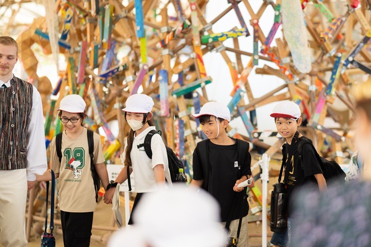 Ar rekordlielu apmeklētāju skaitu un starptautiskām balvām noslēdzas Latvijas dalība EXPO 2025 379537