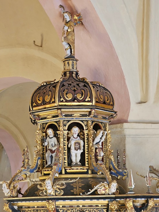 Apmeklējam Zlēku luterāņu baznīcu, kas celta celta ap 1645.gadu, Ventspils novadā  Apmeklējam Zlēku luterāņu baznīcu, kas celta celta ap 1645.gadu, Ventspils novadā 379656