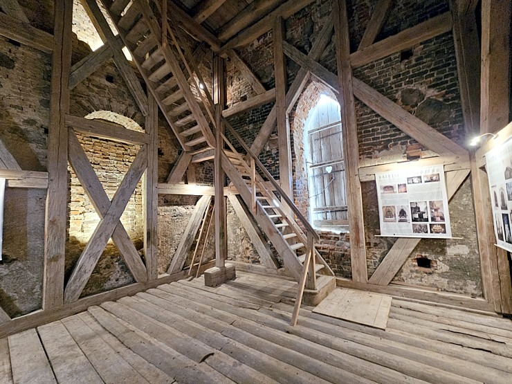 Apmeklējam Zlēku luterāņu baznīcu, kas celta celta ap 1645.gadu, Ventspils novadā  Apmeklējam Zlēku luterāņu baznīcu, kas celta celta ap 1645.gadu, Ventspils novadā 379667