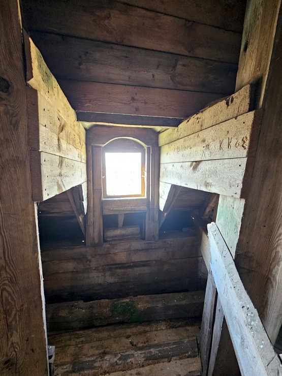 Apmeklējam Zlēku luterāņu baznīcu, kas celta celta ap 1645.gadu, Ventspils novadā  Apmeklējam Zlēku luterāņu baznīcu, kas celta celta ap 1645.gadu, Ventspils novadā 379671