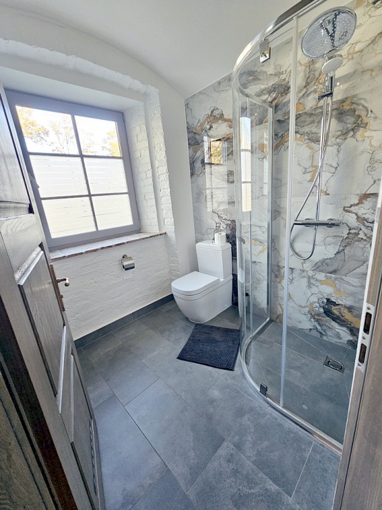 Apmeklējam Vārves muižas kompleksu Ventas krastā Ventspils novadā 380060