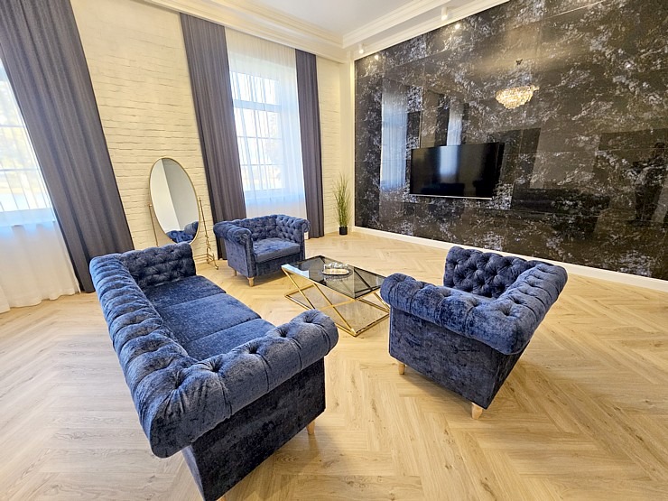 Apmeklējam Vārves muižas kompleksu Ventas krastā Ventspils novadā 380071