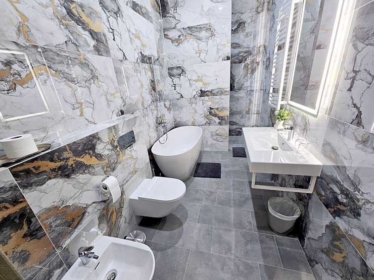 Apmeklējam Vārves muižas kompleksu Ventas krastā Ventspils novadā 380072