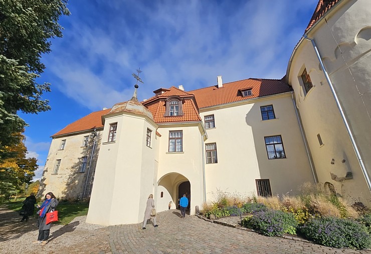 Izbaudām Jaunpils pils kroga pusdienu piedāvājumu Tukuma novadā 380150