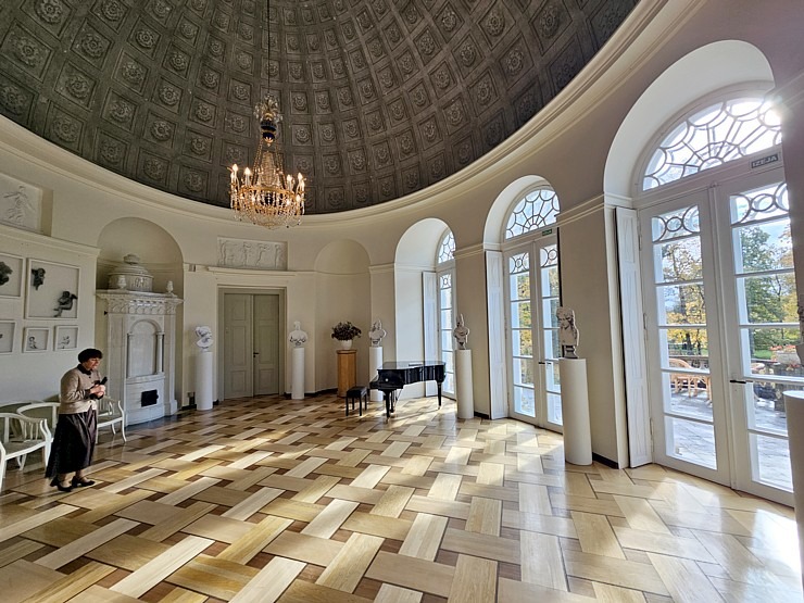 Iepazīstam klasicisma stila Jaunauces pili Saldus novadā  Iepazīstam klasicisma stila Jaunauces pili Saldus novadā 380253