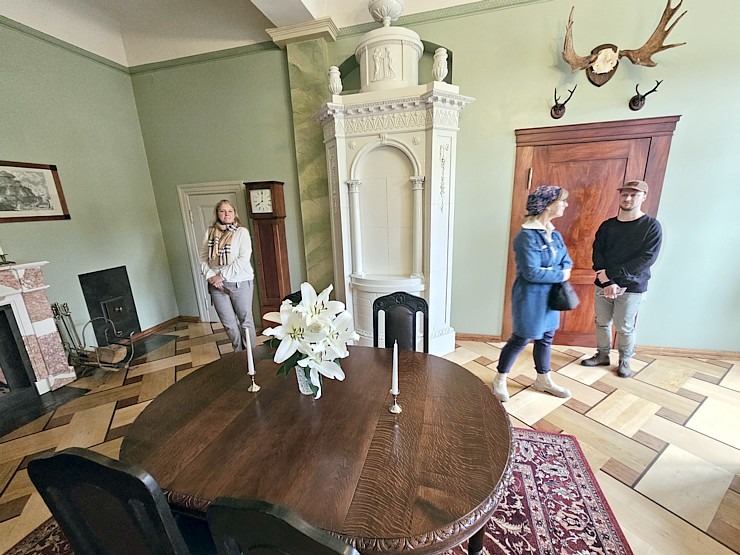 Iepazīstam klasicisma stila Jaunauces pili Saldus novadā 380259