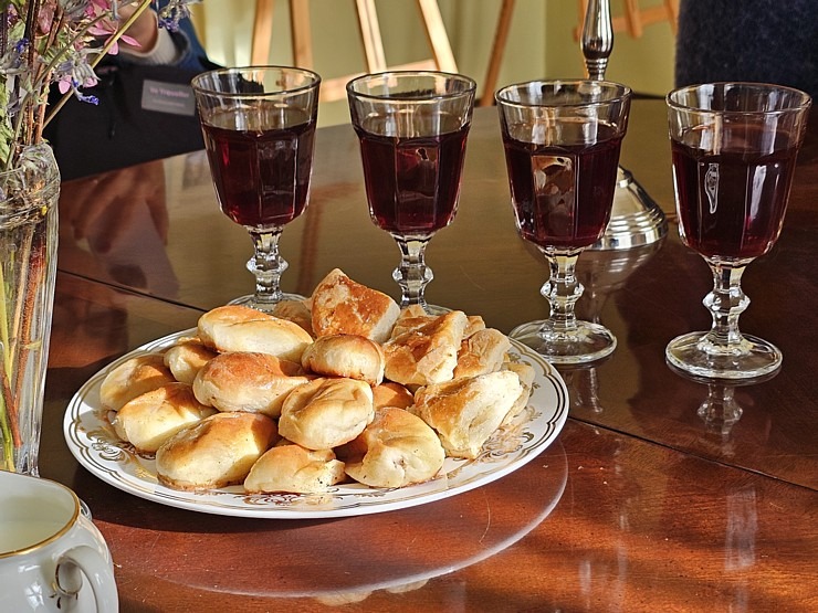 Iepazīstam klasicisma stila Jaunauces pili Saldus novadā  Iepazīstam klasicisma stila Jaunauces pili Saldus novadā 380276