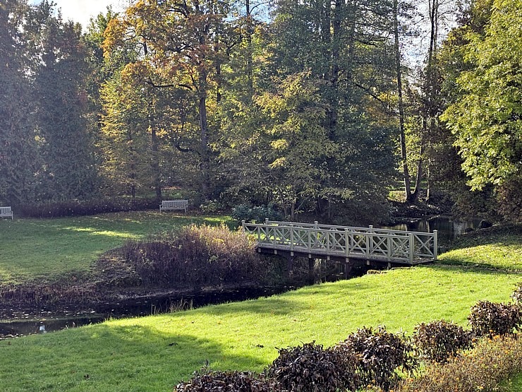 Iepazīstam klasicisma stila Jaunauces pili Saldus novadā  Iepazīstam klasicisma stila Jaunauces pili Saldus novadā 380233