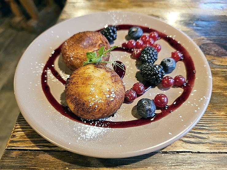 Travelnews.lv divas naktis nakšņo Kuldīgas dizaina viesnīcas « Sīmanis » apartamentos 380308