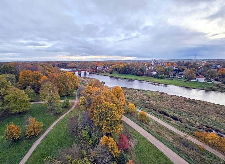 Pēcpusdienas pastaigā iepazīstam UNESCO Pasaules mantojuma sarakstā iekļauto Kuldīgu 380483