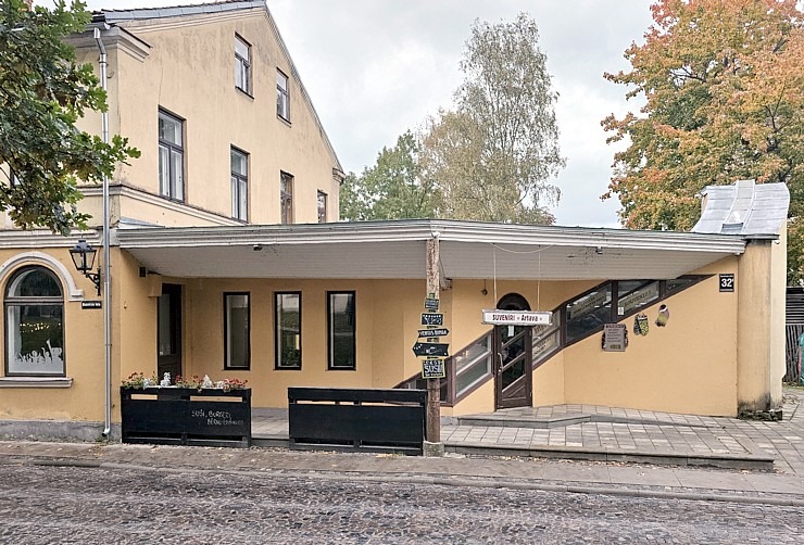 Pēcpusdienas pastaigā iepazīstam UNESCO Pasaules mantojuma sarakstā iekļauto Kuldīgu 380498