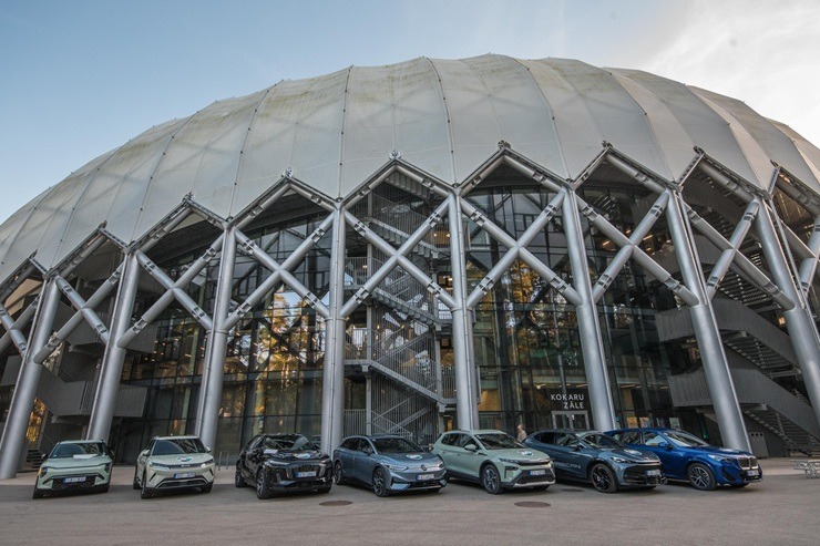 «Latvijas e-auto 2025/26» par uzvarētājiem kļūst «Audi A6 e-tron», «BYD Sealion 7» un «Renault R5 E-Tech Electric»  «Latvijas e-auto 2025/26» par uzvarētājiem kļūst «Audi A6 e-tron», «BYD Sealion 7» un «Renault R5 E-Tech Electric» 380540