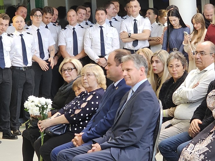 «airBaltic» Pilotu akadēmijas izlaidums ar 11 valstu absolventiem 380557