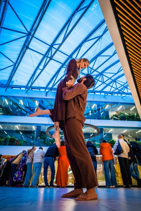 «Dzirnas» atklāj Starptautisko Baltijas baleta festivālu ar fragmentu no «Indulis un Ārija. Dzirnām 40.»  «Dzirnas» atklāj Starptautisko Baltijas baleta festivālu ar fragmentu no «Indulis un Ārija. Dzirnām 40.» 380721