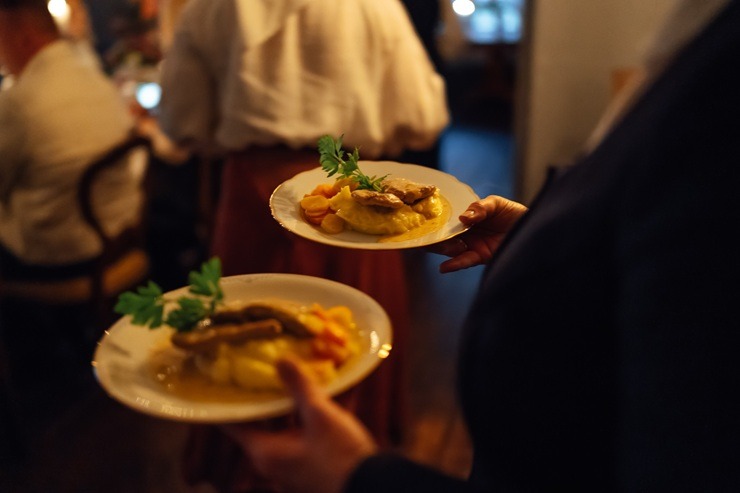 Tā dzīro Leģendu naktī Turaidā  Tā dzīro Leģendu naktī Turaidā 380733