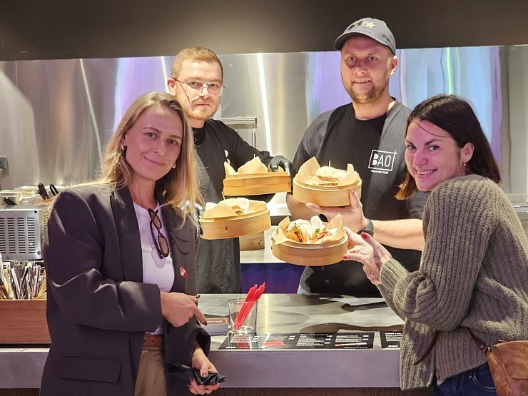 Tiek atklāta ēdināšanas zona « POSTe food hall » tirdzniecības centrā « Origo » 380817