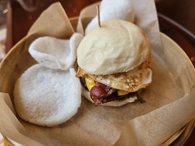 Tiek atklāta ēdināšanas zona « POSTe food hall » tirdzniecības centrā « Origo » 380818