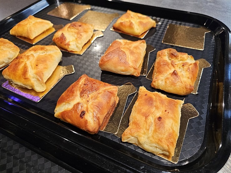 Tiek atklāta ēdināšanas zona « POSTe food hall » tirdzniecības centrā « Origo » 380826