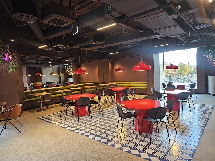 Tiek atklāta ēdināšanas zona « POSTe food hall » tirdzniecības centrā « Origo » 380806