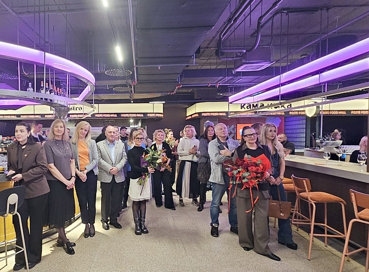 Tiek atklāta ēdināšanas zona « POSTe food hall » tirdzniecības centrā « Origo » 380835