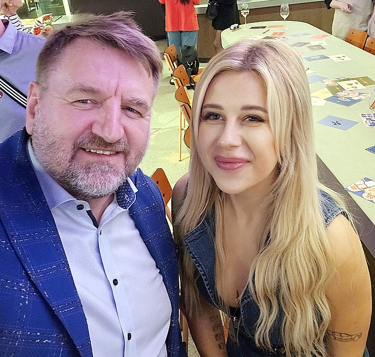 Tiek atklāta ēdināšanas zona « POSTe food hall » tirdzniecības centrā « Origo » 380843