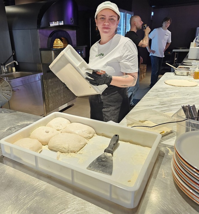 Tiek atklāta ēdināšanas zona « POSTe food hall » tirdzniecības centrā « Origo » 380850