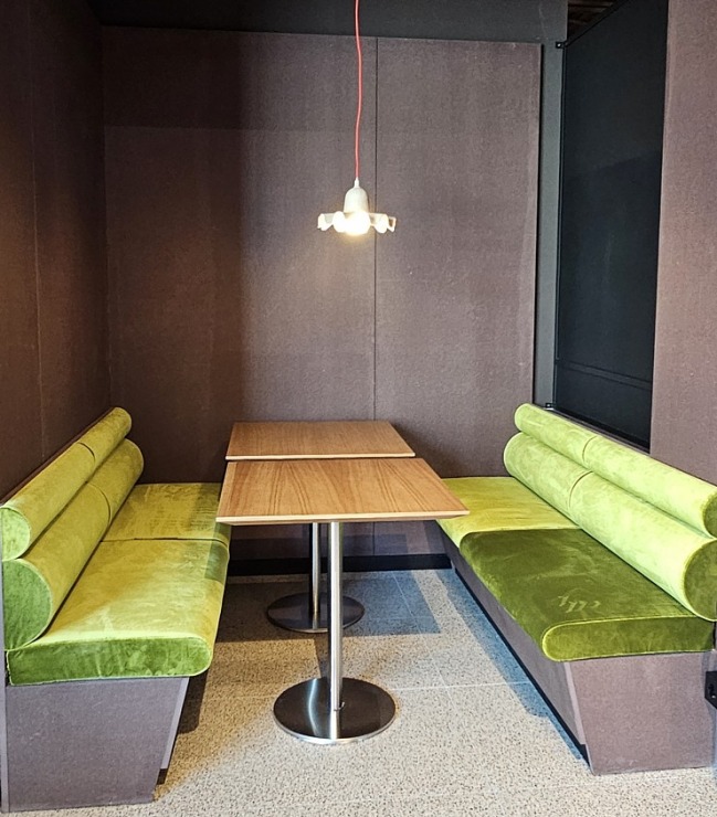 Tiek atklāta ēdināšanas zona « POSTe food hall » tirdzniecības centrā « Origo » 380811