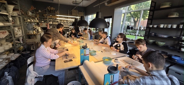 Latvijā uz nometni sabrauc talantīgi ukraiņu bērni 380882