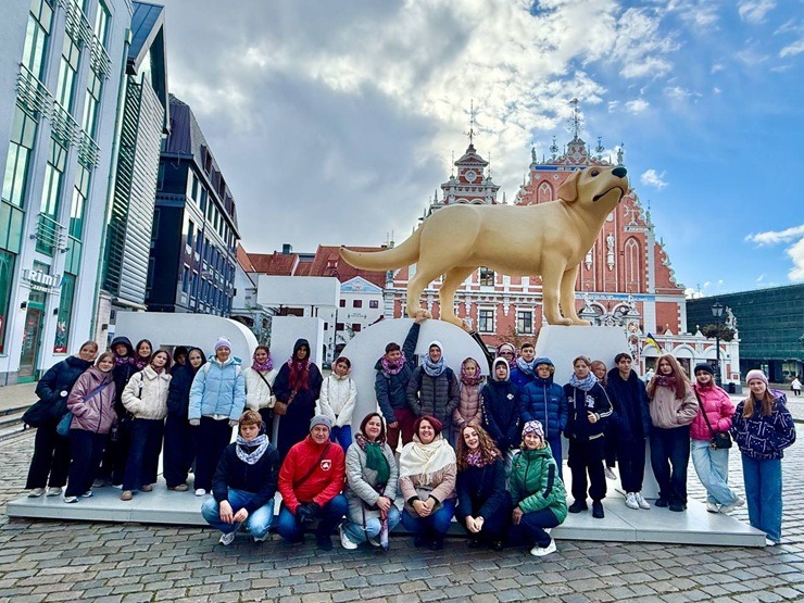 Latvijā uz nometni sabrauc talantīgi ukraiņu bērni 380884