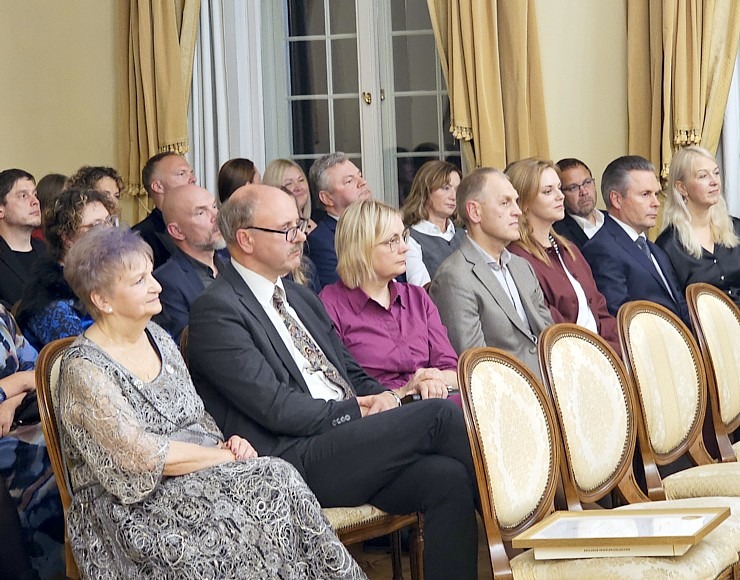 Latvijas Piļu un muižu asociācija svin 25 gadu jubileju Mālpils muižā 380901