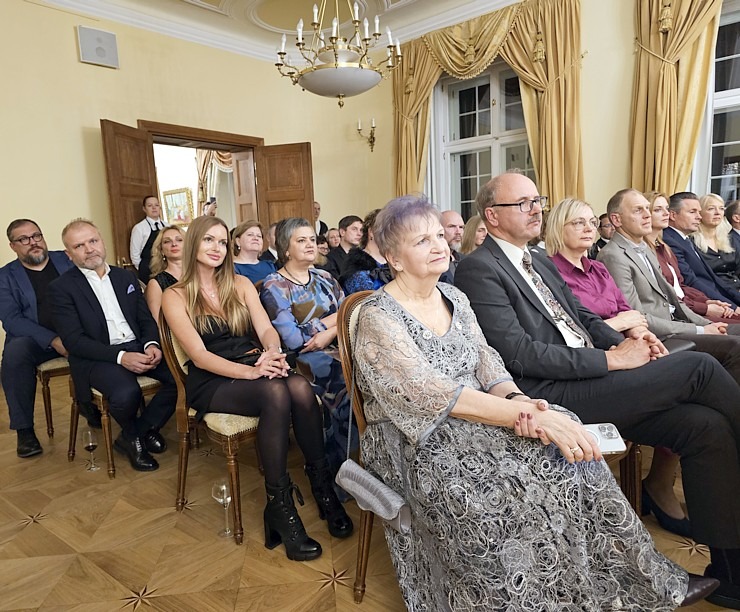 Latvijas Piļu un muižu asociācija svin 25 gadu jubileju Mālpils muižā 380904