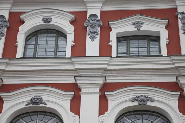 Apceļojam Latviju ar 486 zirgspēku jaudīgo « Xpeng G6 » - Jelgavas pils. Sadarbībā ar Autobrava 380945