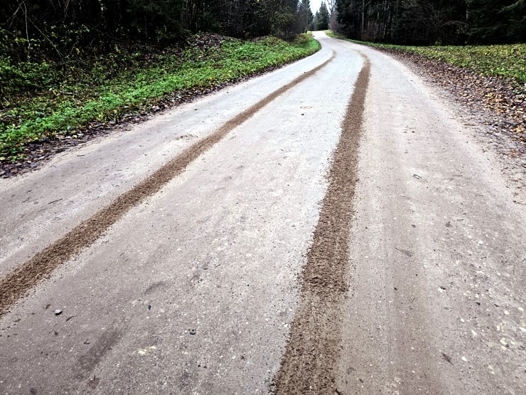 Ar 486 zirgspēku jaudīgo « Xpeng G6 » dodamies uz Latgales laukiem. Sadarbībā ar Autobrava 380982