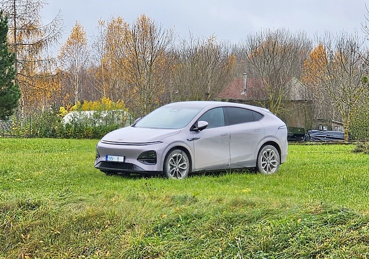 Ar 486 zirgspēku jaudīgo « Xpeng G6 » dodamies uz Latgales laukiem. Sadarbībā ar Autobrava 380988