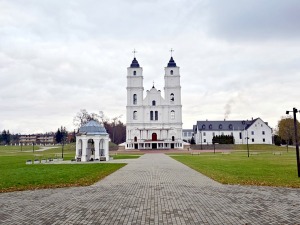 Ar 486 zirgspēku jaudīgo « Xpeng G6 » dodamies uz Latgales laukiem. Sadarbībā ar Autobrava 4