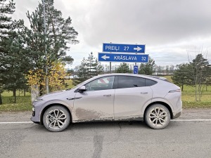 Ar 486 zirgspēku jaudīgo « Xpeng G6 » dodamies uz Latgales laukiem. Sadarbībā ar Autobrava 9