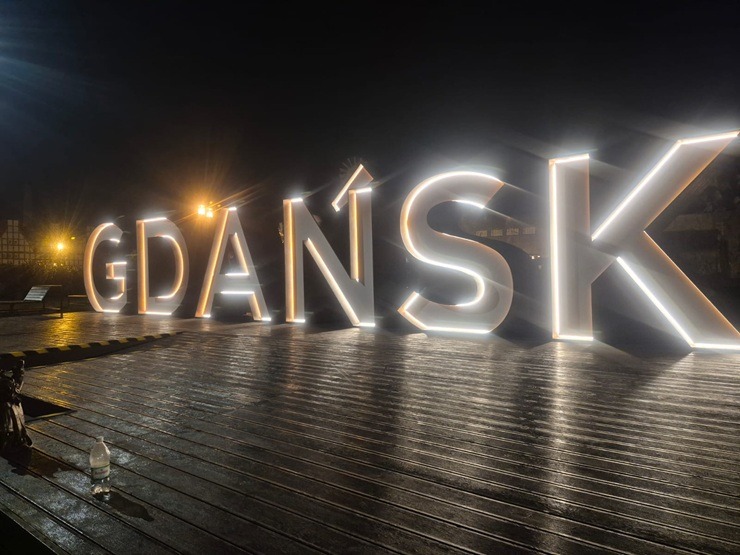 Travelnews.lv izmanto pēdējo iespēju ar «Ryanair» aizlidot uz Gdaņsku un dodas vakara pastaigā uz Motlavas upes krastmalu 381011