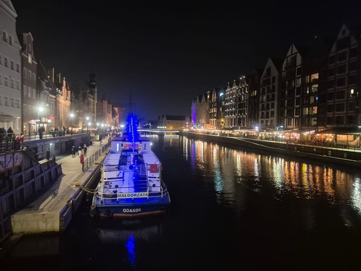 Travelnews.lv izmanto pēdējo iespēju ar «Ryanair» aizlidot uz Gdaņsku un dodas vakara pastaigā uz Motlavas upes krastmalu 381013